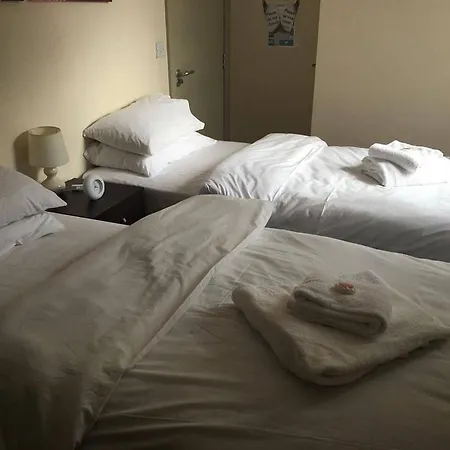 Hotel The Crown 2*
